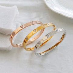 Cubic Zirconia Heart Crystal Cuff Bracelet Shiny Zircon Bangle Jewelry Gift - Guangzhou Mingshixuan Jewellery CO.,Ltd