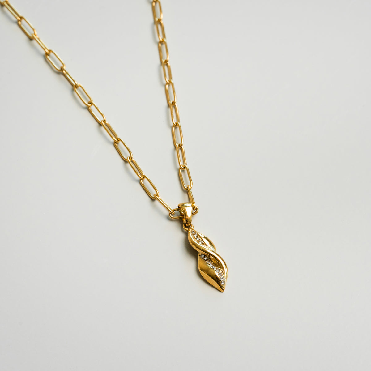 Monica Pendant Necklace - Gold