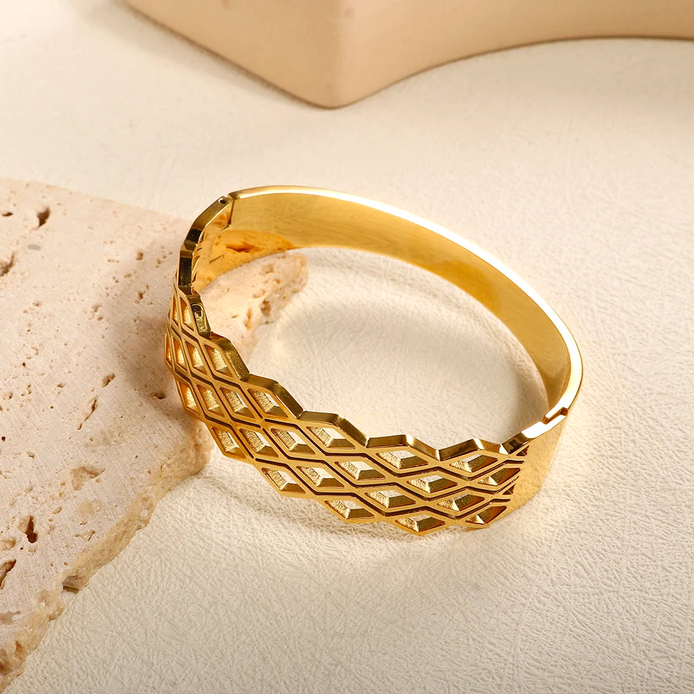 16mm Texture Grid Style Cross Bracelet Chic Honeycomb Thick Bangle